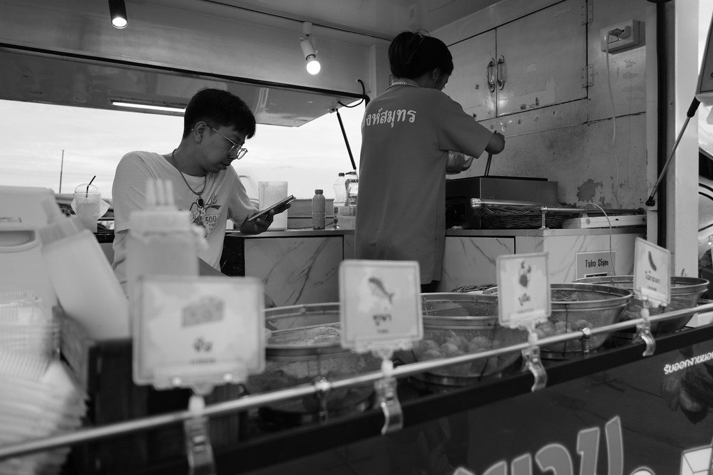 TensorVok AI Video Analytics POS — why a forklift proximity detection algorithm raises false alarms on logistics yard video in Hanoi